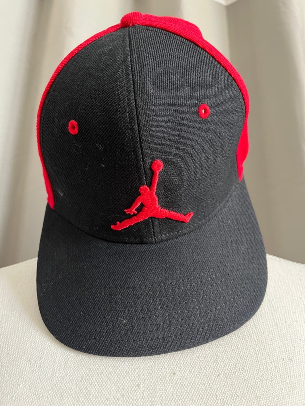 NEW Nike Black and Red Jordan Jumpman Baseball Cap